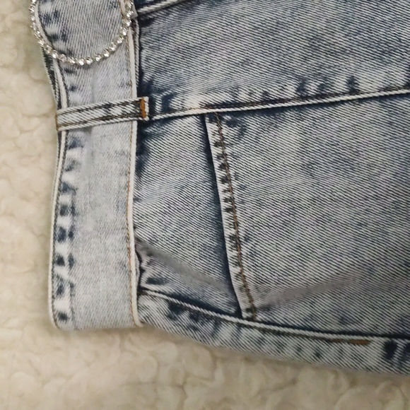 FOREVER 21 High-rise Acid Wash Rhinestone Buckle Jeans - Picture 4 of 13